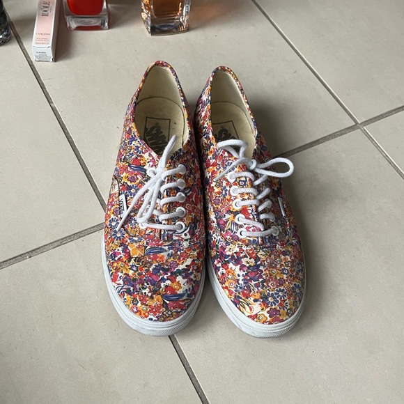 Floral Vans size 8 women's 🌼 - Picture 2 of 2